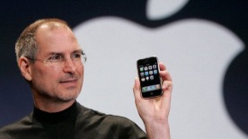 Kutusu açılmamış ilk iPhone, 130 bin dolara satıldı